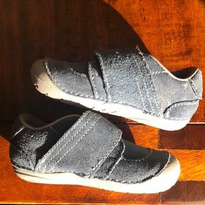 NWOT stride rite soft motion kellen sneaker